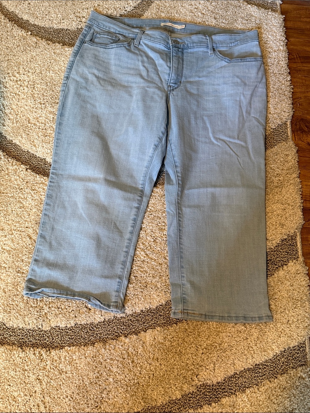 Levi's Light Blue Cropped Capri Jeans
